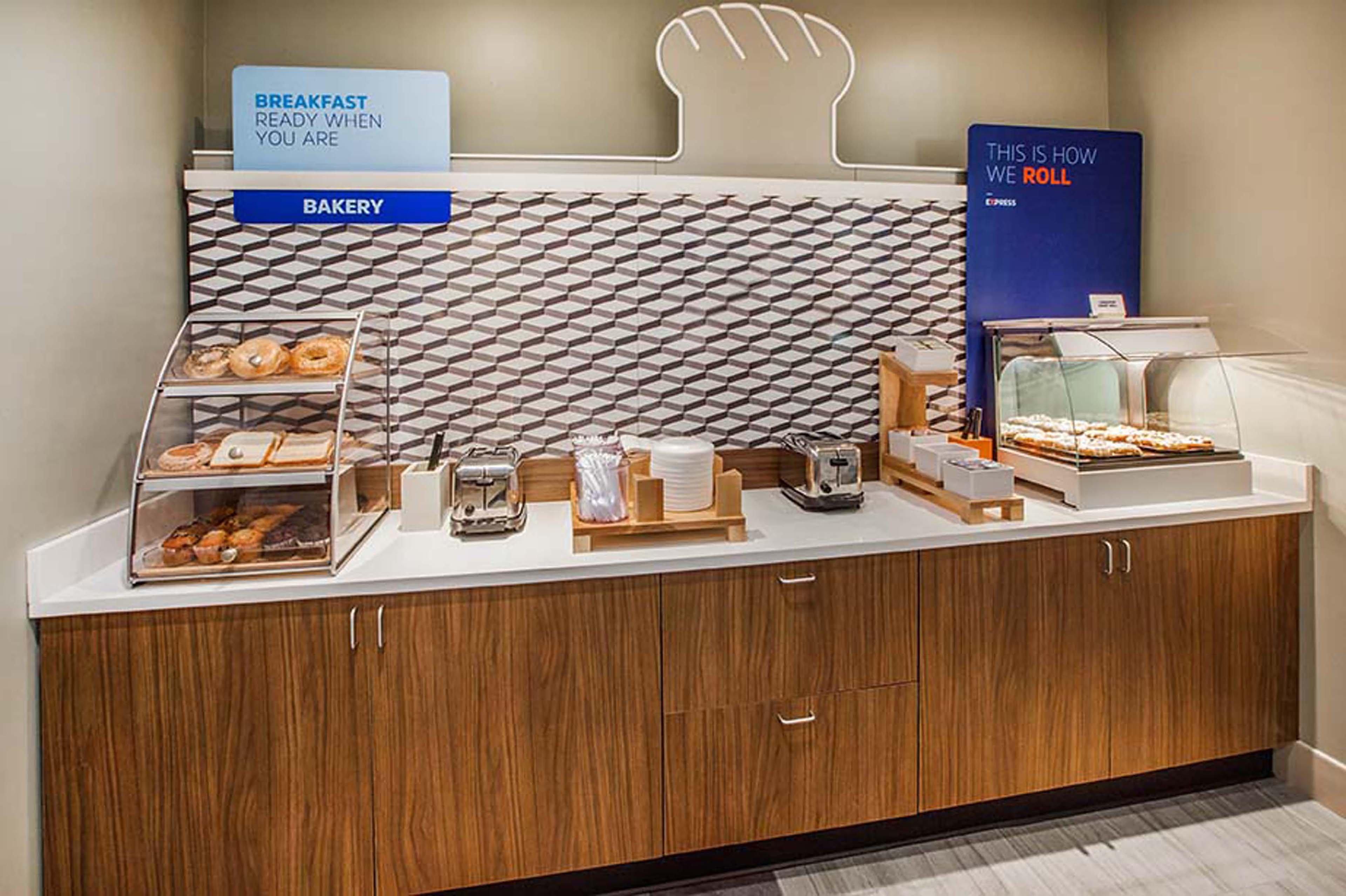 Holiday Inn Express & Suites Springfield By Ihg Extérieur photo