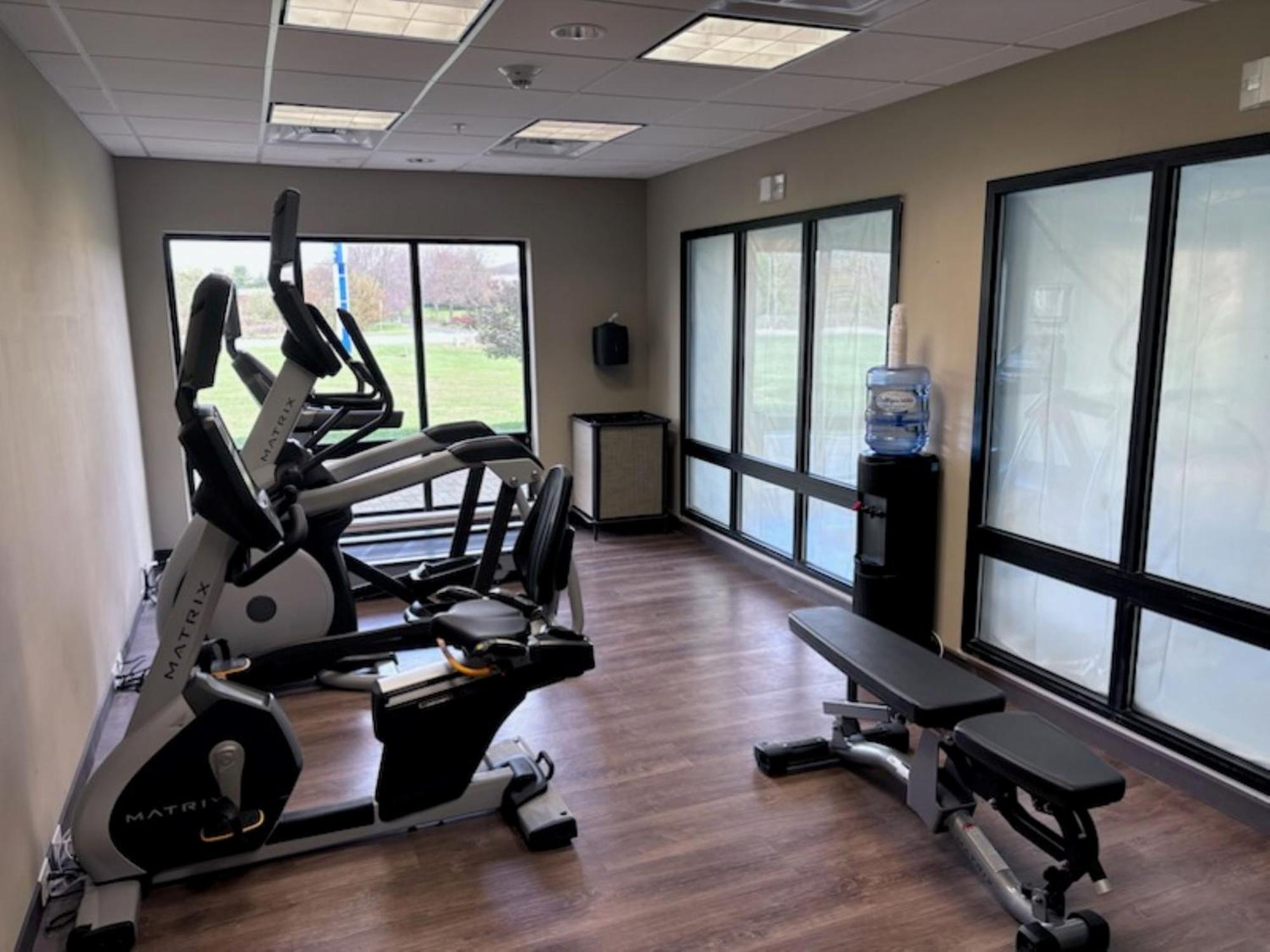 Holiday Inn Express & Suites Springfield By Ihg Extérieur photo