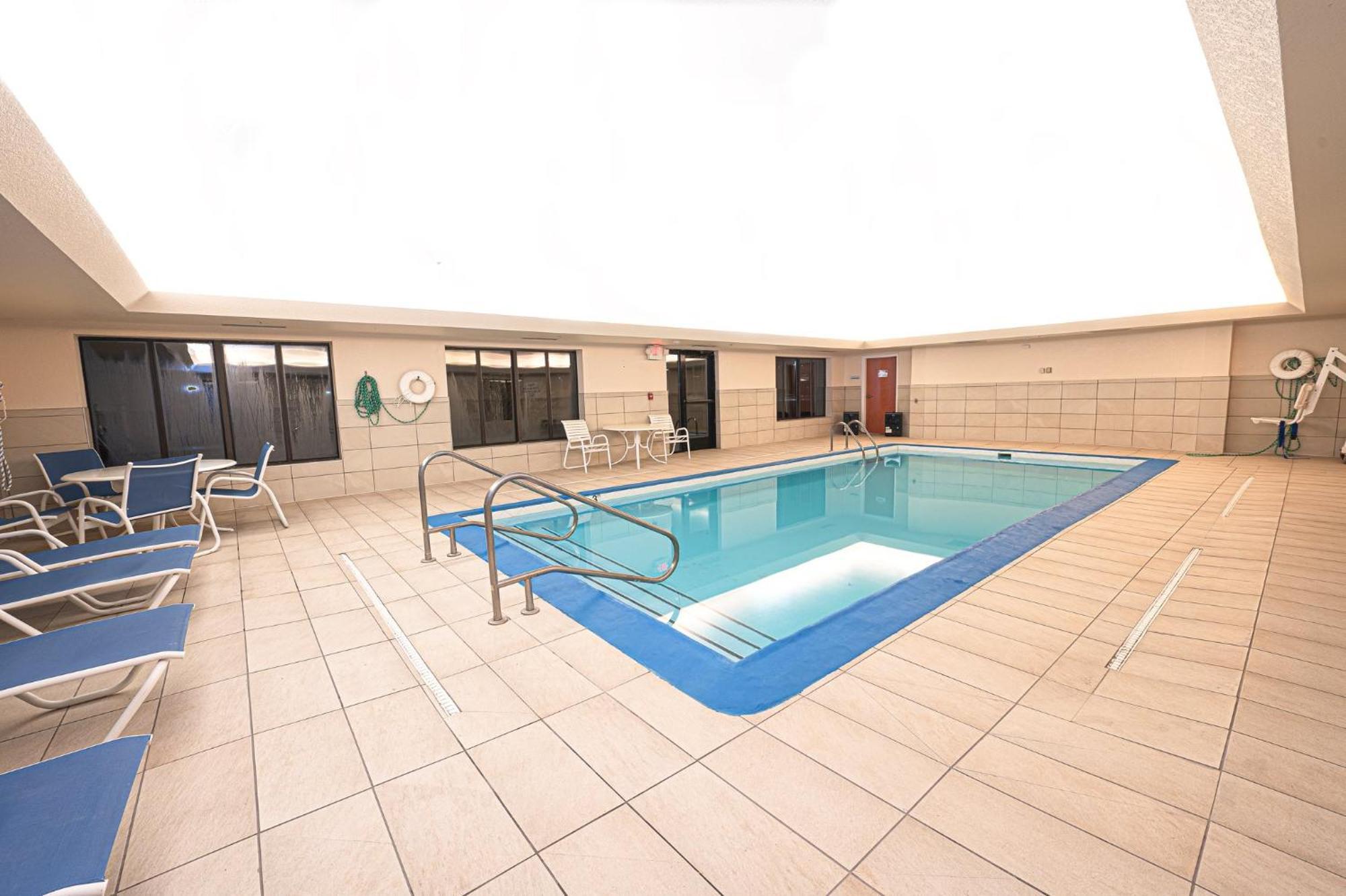 Holiday Inn Express & Suites Springfield By Ihg Extérieur photo